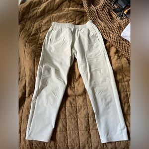 OUTDOOR VOICES. Women’s rectrek pants size small in Bone.